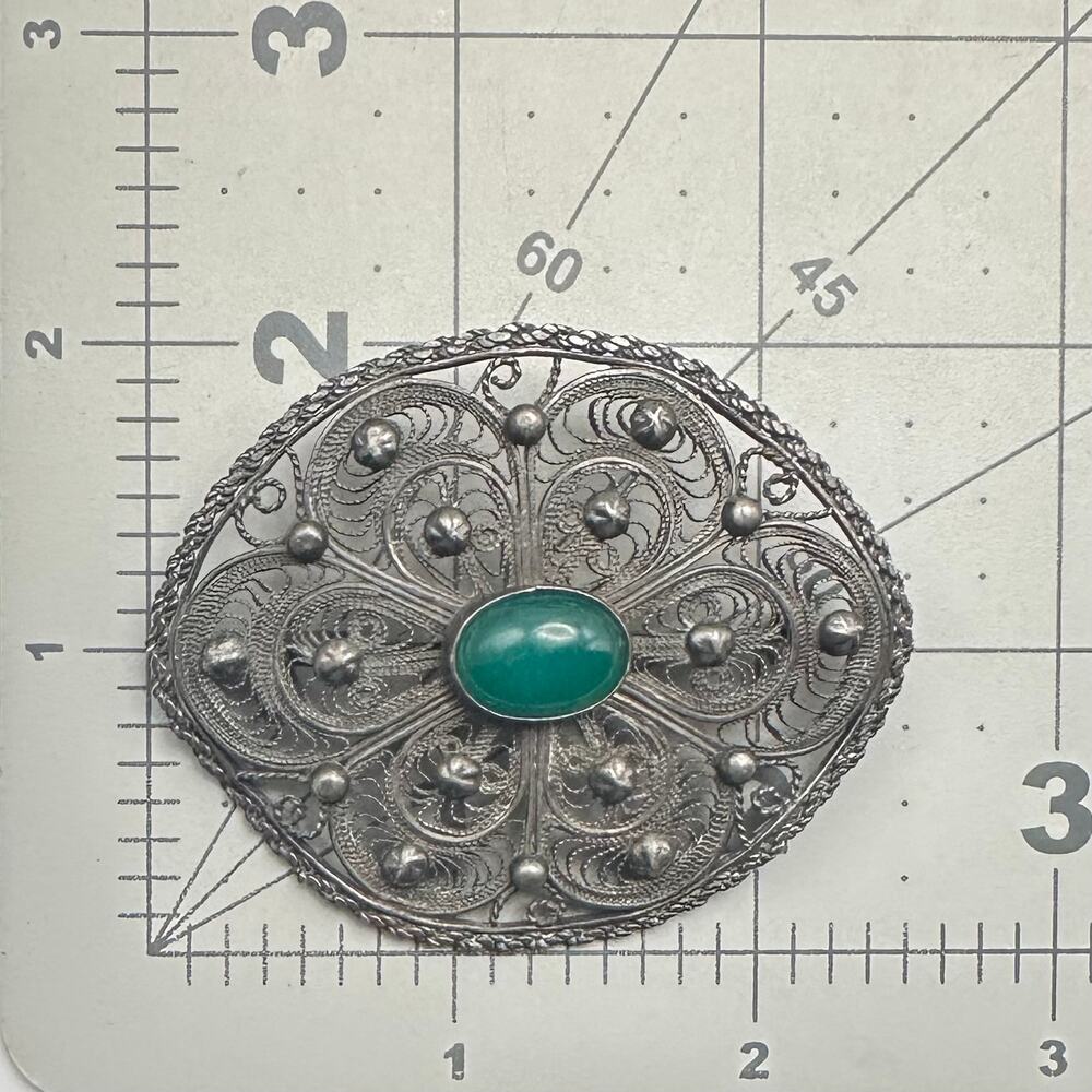 Antique Victorian solid 800 silver filigree green faux chrysoprase glass brooch - Picture 7 of 8